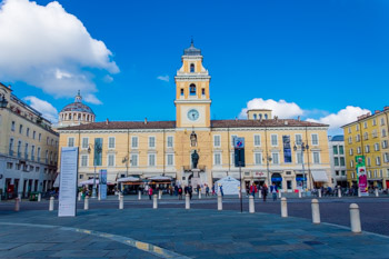 Główny plac miasta - plac Garibaldiego, Parma, Włochy