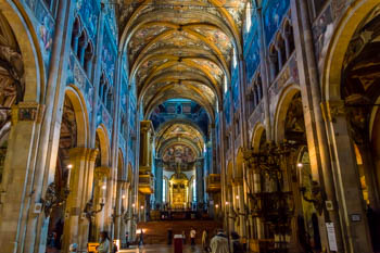 L’interno della Cattedrale (Duomo), Parma, Italia