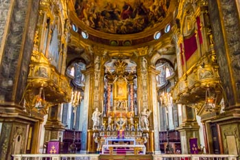 Interior de la Basílica Santa María de la Steccata, Parma, Italia