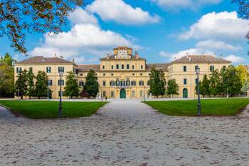 Palacio Ducal en Otoño, Parma, Italia