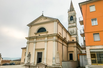 Parroquia De S. Colombano Abate en Vernasca, Parma, Italia