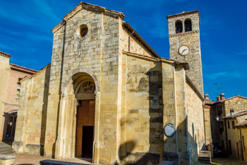 Iglesia de San Giorgio en el Castillo de Vigoleno, Parma, Italia