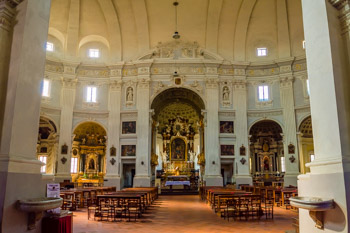 Interior de la Iglesia de la Santísima Anunciación (Chiesa della Santissima Annunziata), Parma, Italia