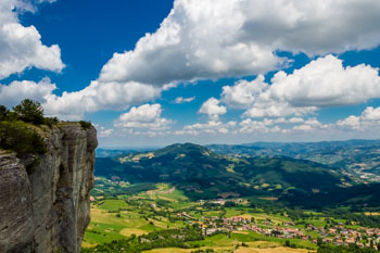 Vista panorámica desde la Piedra de Bismantova, Parma, Italia