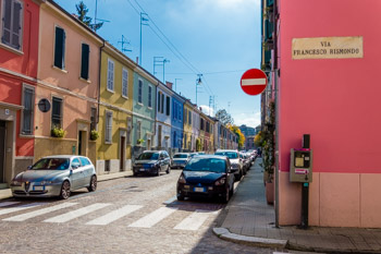 Calle de la Salud (Via della Salute), Parma, Italia